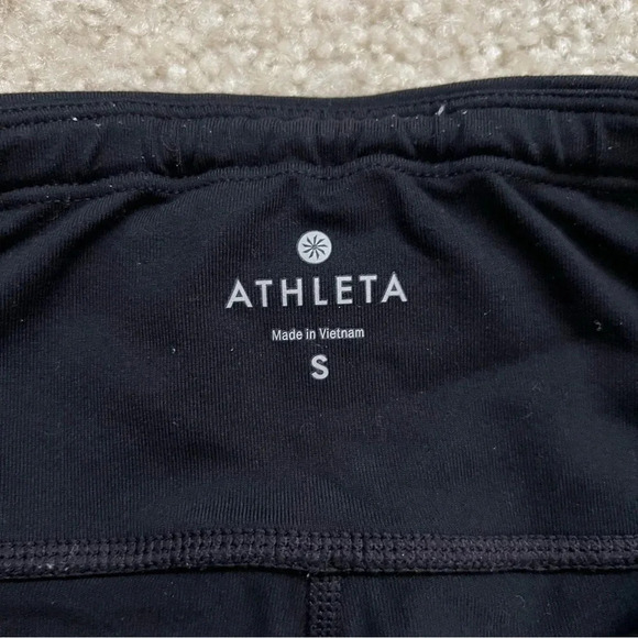 Athleta Relay Capri 2.0 Running leggings Workout Gym Black Reflective Sm 347896. - Picture 9 of 15